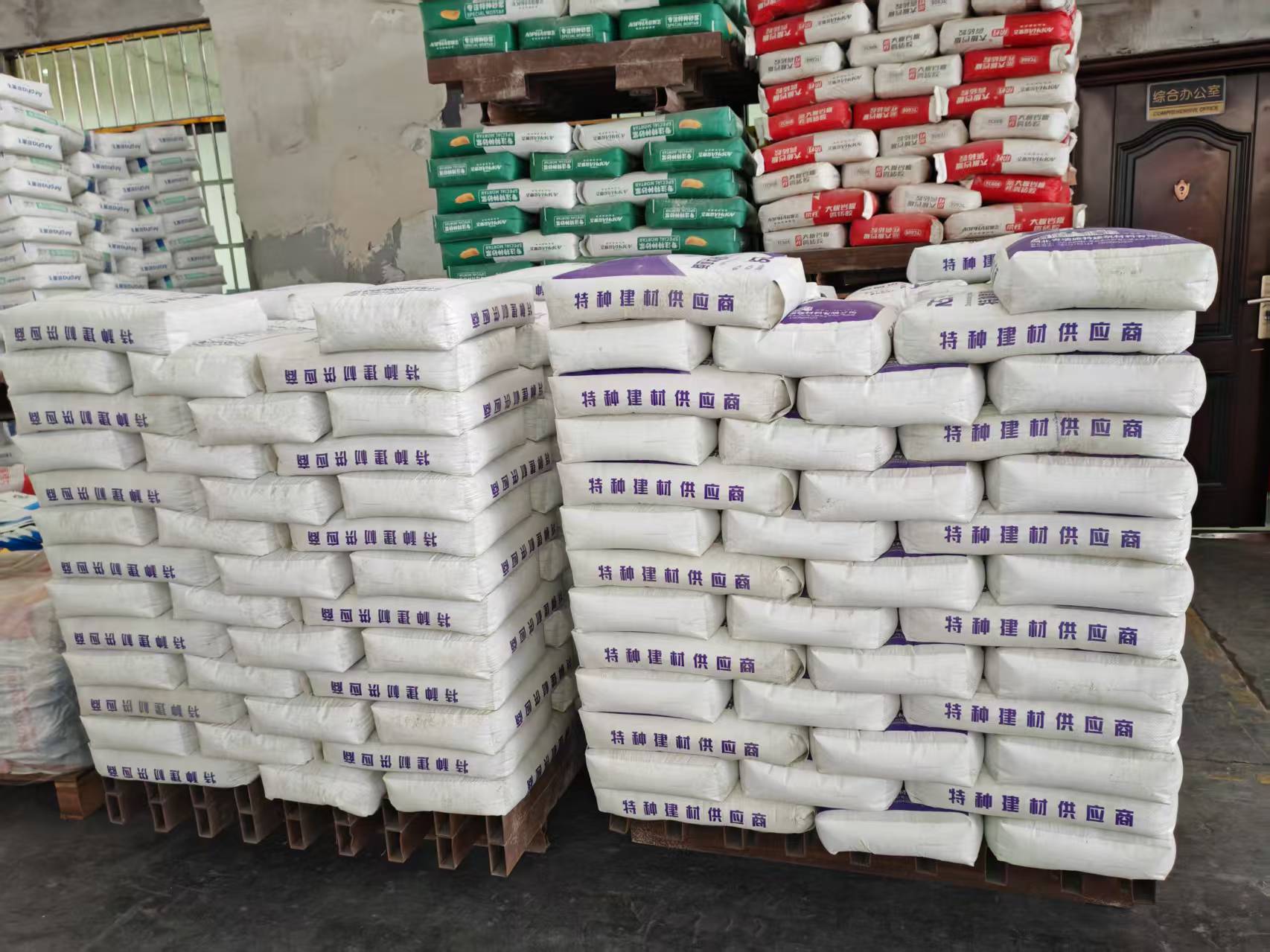 沔城回族镇拱顶带模注浆料